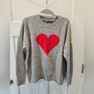 Vince Camuto Gray Red Heart Sweater Medium Soft Cozy Knit Pullover Valentine